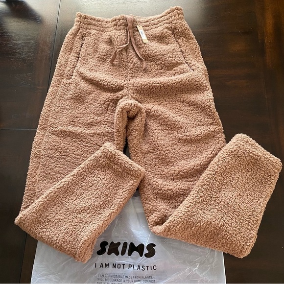NWT SKIMS Teddy Pants Sherpa Jogger Tigers Eye Small - Picture 9 of 14